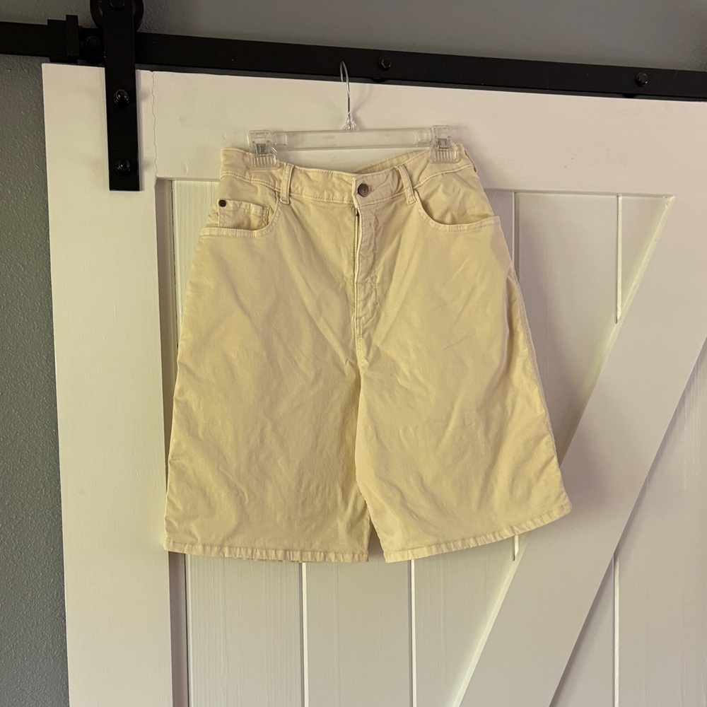 Women’s Bermuda shorts